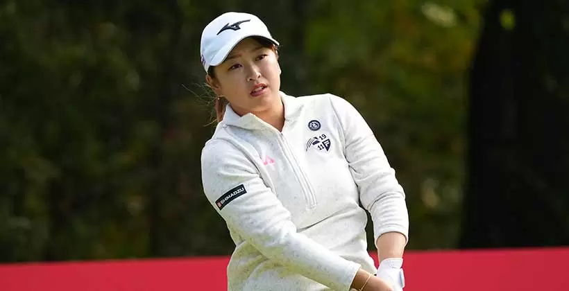 西郷真央のアイアンスイング連続写真【2021年JLPGAツアーチャンピオンシップリコーカップ】