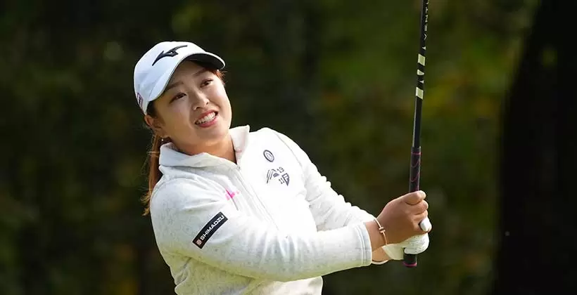 西郷真央のアイアンスイング（ティーショット）連続写真【2021年JLPGAツアーチャンピオンシップリコーカップ】