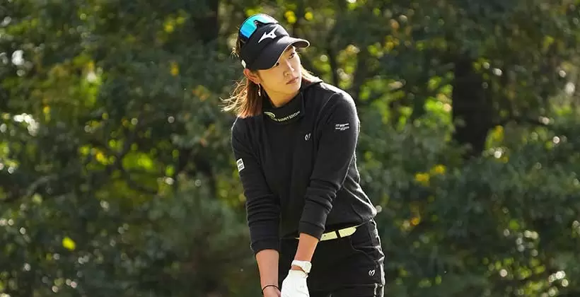 原英莉花のドライバースイング（斜め前）連続写真【2021年JLPGAツアーチャンピオンシップリコーカップ】