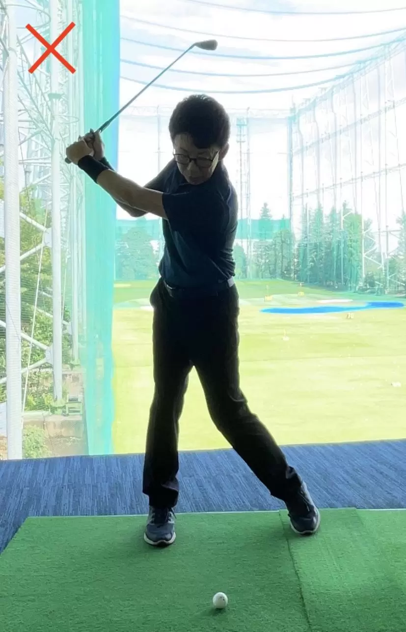 ゴルフ,バックスイング,左膝