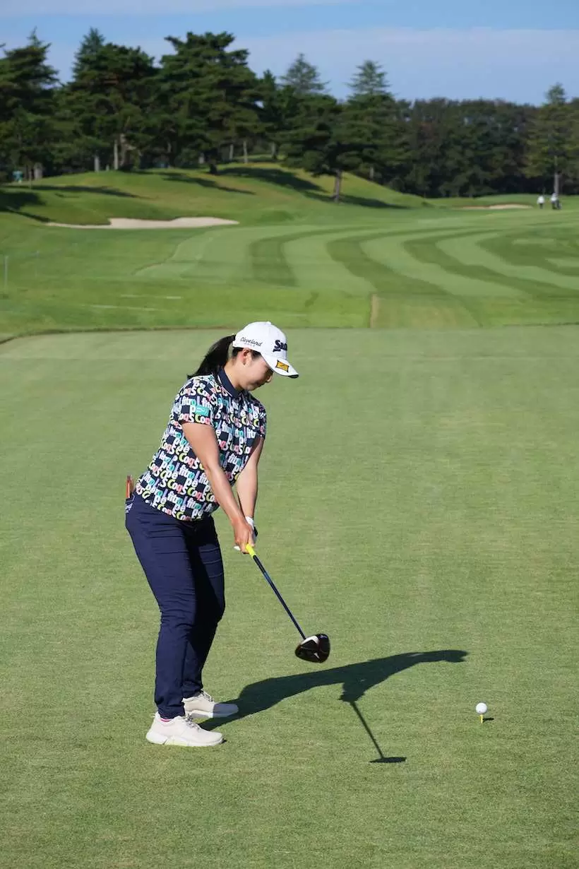 小祝さくら　ドライバー（後方）｜バックスイング①