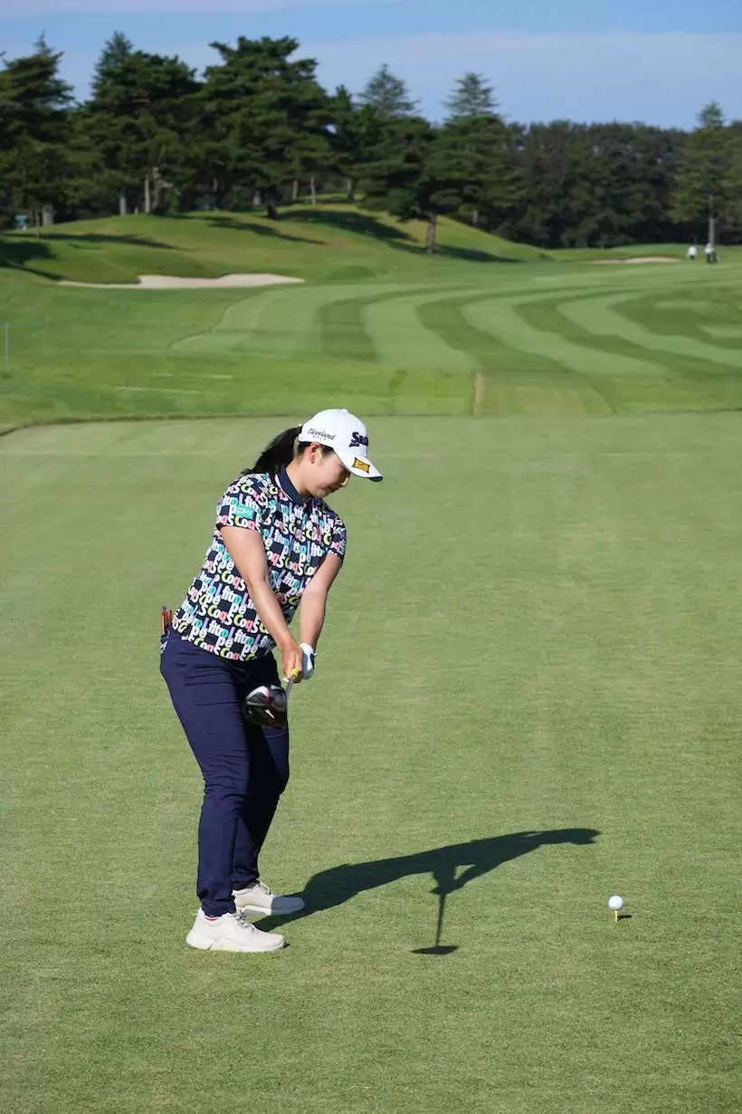 小祝さくら　ドライバー（後方）｜バックスイング②