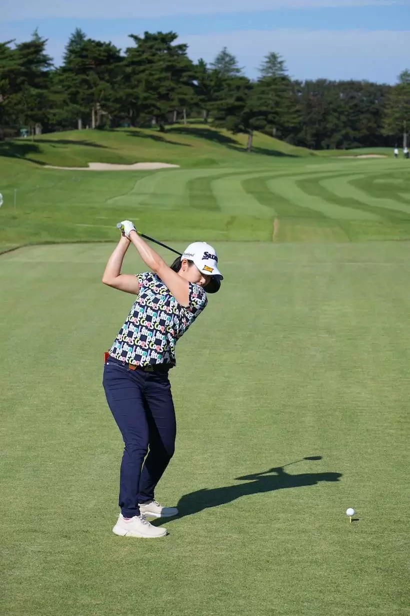 小祝さくら　ドライバー（後方）｜切り返し（トップ）