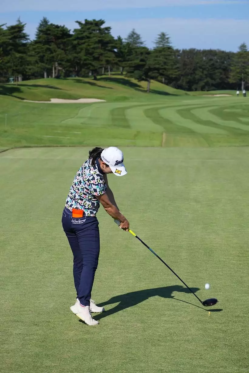 小祝さくら　ドライバー（後方）｜インパクト