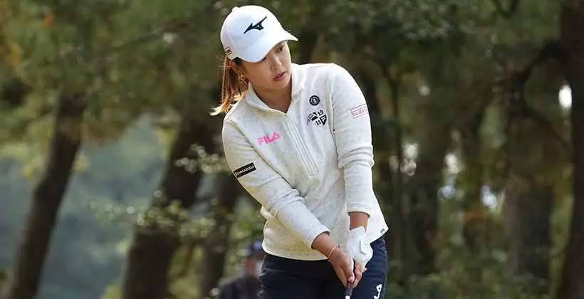 西郷真央のウェッジスイング（アプローチ）連続写真【2021年JLPGAツアーチャンピオンシップリコーカップ】