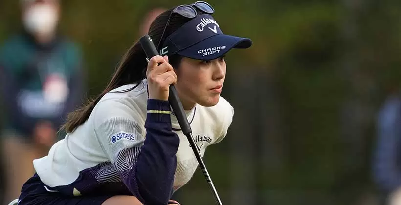 西村優菜のパッティングストローク（斜め前方）連続写真【2021年JLPGAツアーチャンピオンシップリコーカップ】