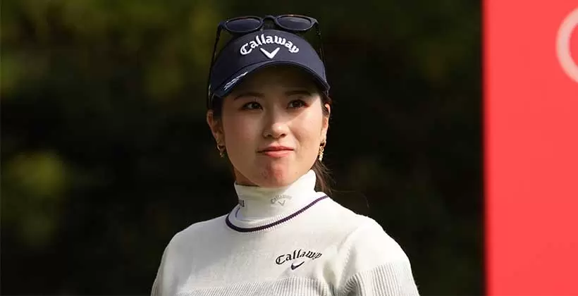 西村優菜のパッティングストローク（側面）連続写真【2021年JLPGAツアーチャンピオンシップリコーカップ】