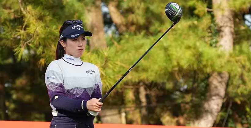 西村優菜のドライバースイング（斜め前方）連続写真【2021年JLPGAツアーチャンピオンシップリコーカップ】