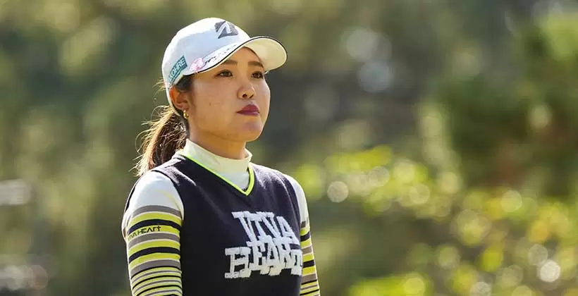 古江彩佳のアイアンスイング（後方）連続写真【2021年JLPGAツアーチャンピオンシップリコーカップ】