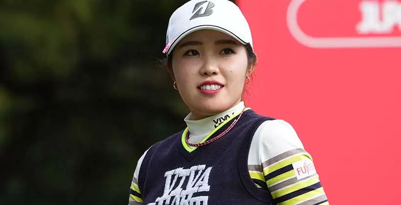 古江彩佳のアイアンスイング（ラフ）連続写真【2021年JLPGAツアーチャンピオンシップリコーカップ】