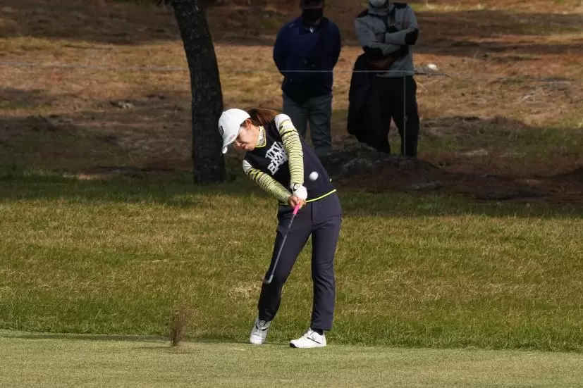 古江彩佳のウェッジスイング（フルスイング）連続写真【2021年JLPGAツアーチャンピオンシップリコーカップ】