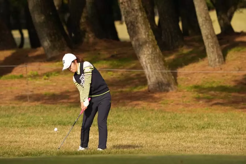 古江彩佳のウェッジスイング連続写真【2021年JLPGAツアーチャンピオンシップリコーカップ】