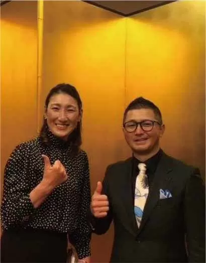 昨年暮れの片岡大育プロの慰労会で。今年はキャディをやりたい！