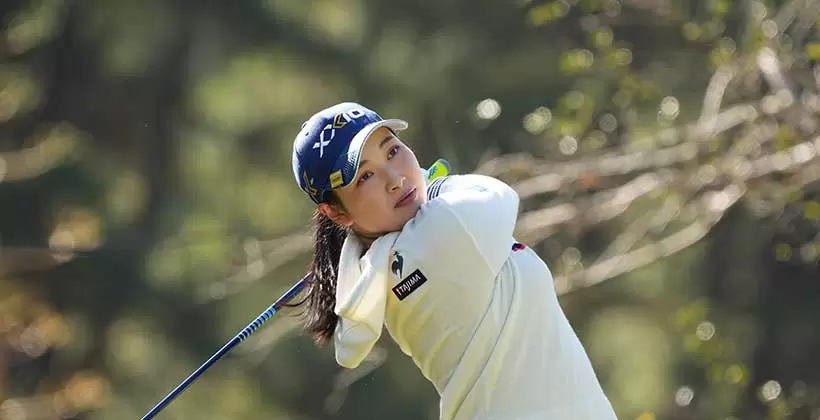 小祝さくらのドライバースイング（後方）連続写真【2021年JLPGAツアーチャンピオンシップリコーカップ】