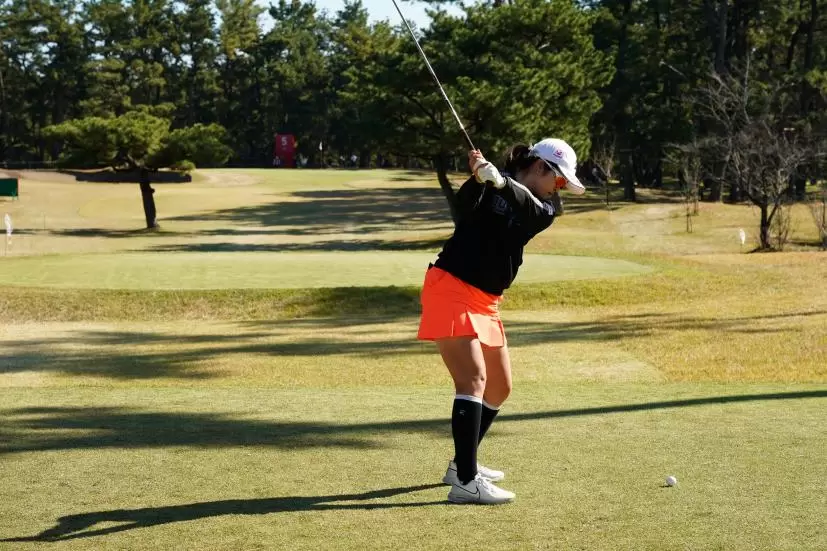 三ヶ島かなのフェアウェイウッドスイング（ティーショット）連続写真【2021年JLPGAツアーチャンピオンシップリコーカップ】