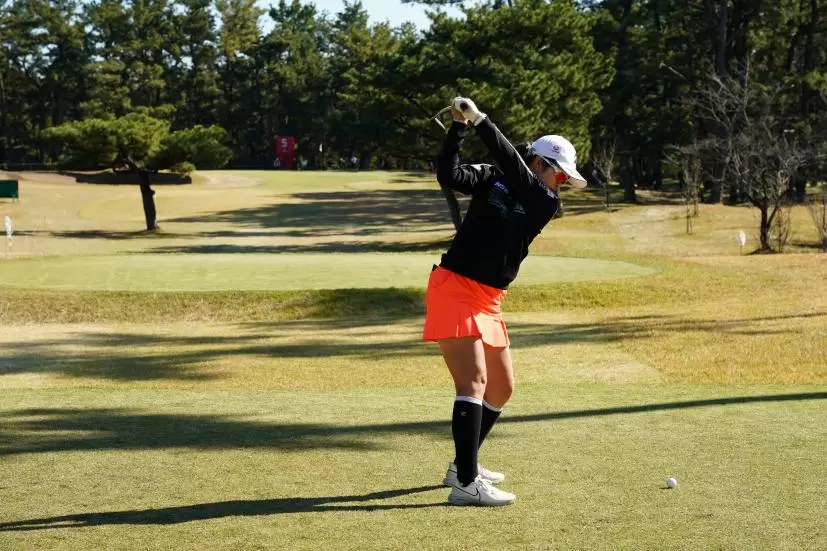 三ヶ島かなのフェアウェイウッドスイング（ティーショット）連続写真【2021年JLPGAツアーチャンピオンシップリコーカップ】