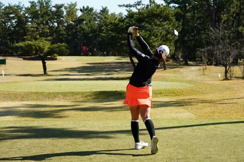 三ヶ島かなのフェアウェイウッドスイング（ティーショット）連続写真【2021年JLPGAツアーチャンピオンシップリコーカップ】