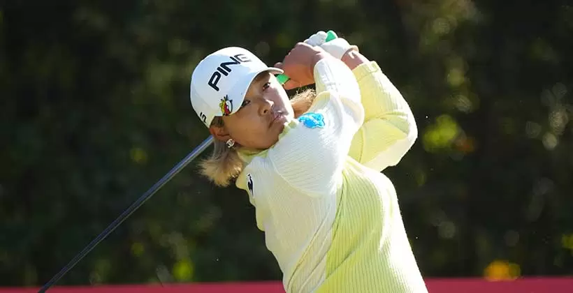 鈴木愛のドライバースイング（斜め前方）連続写真【2021年JLPGAツアーチャンピオンシップリコーカップ】