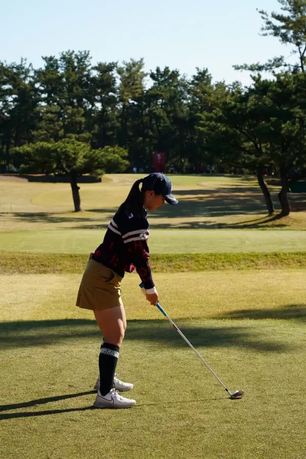 吉田優利のアイアンスイング（ティーショット）連続写真【2021年JLPGAツアーチャンピオンシップリコーカップ】