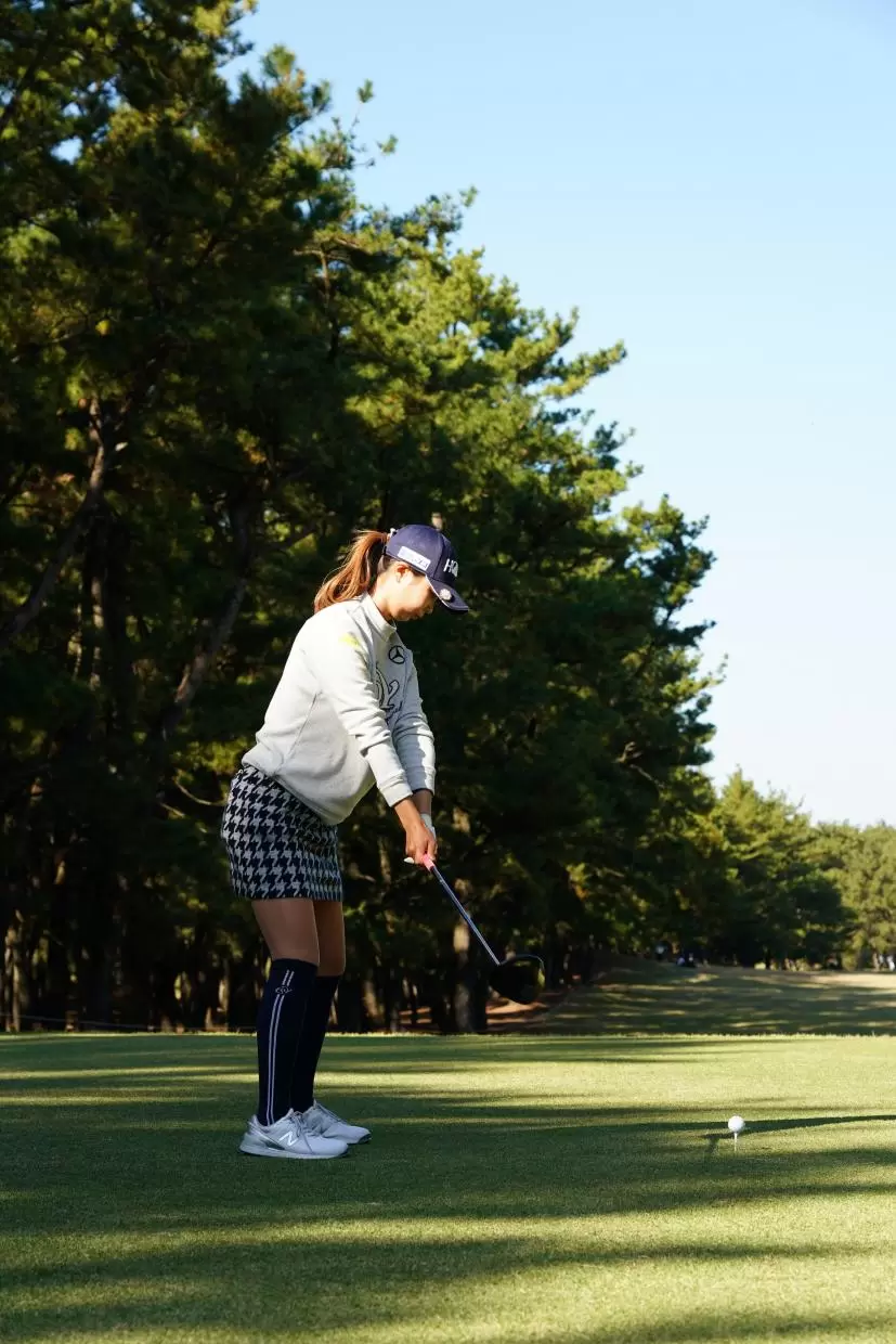 金澤志奈のドライバースイング（後方）連続写真【2021年JLPGAツアーチャンピオンシップリコーカップ】