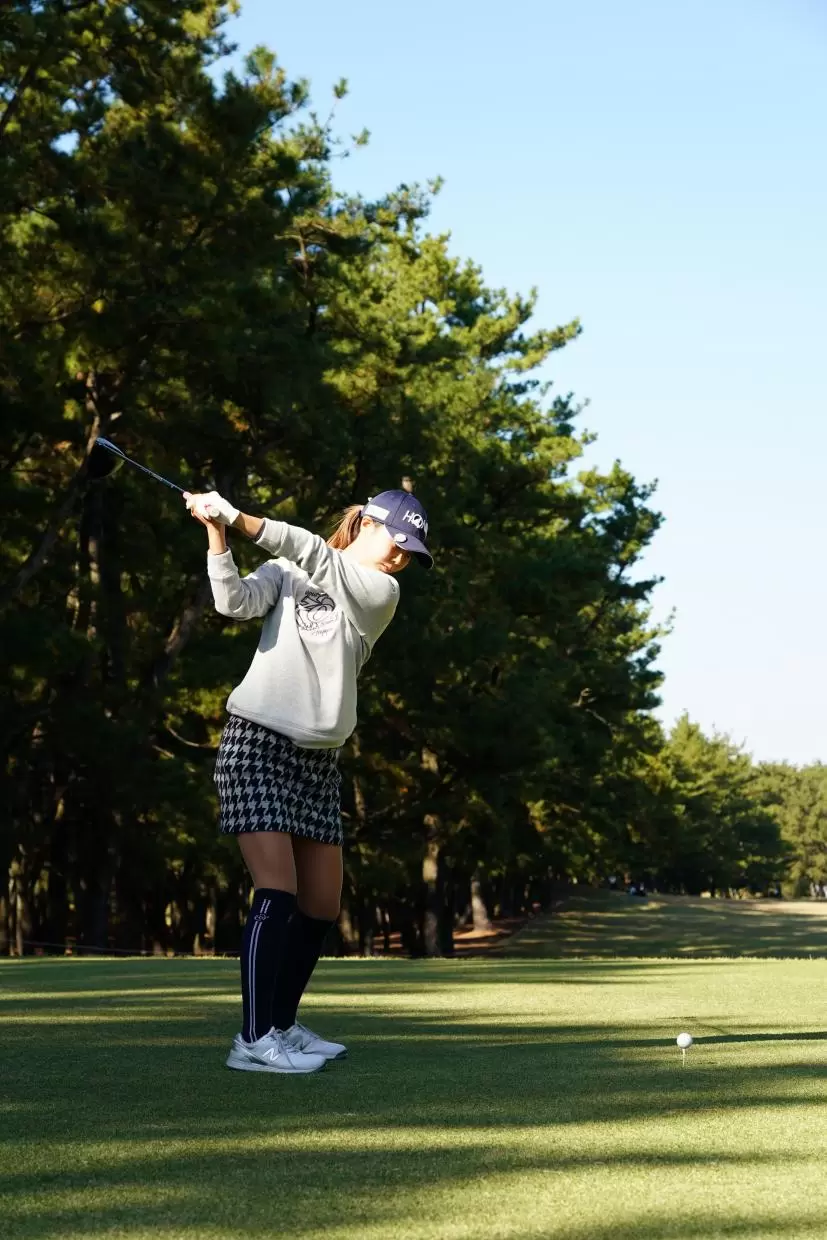 金澤志奈のドライバースイング（後方）連続写真【2021年JLPGAツアーチャンピオンシップリコーカップ】
