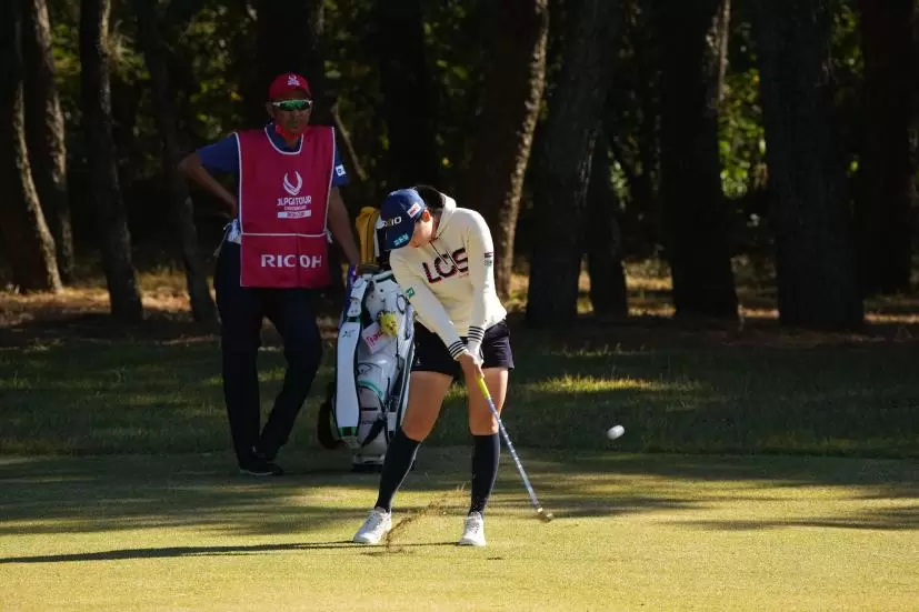 小祝さくらのアイアンスイング（前方）連続写真【2021年JLPGAツアーチャンピオンシップリコーカップ】