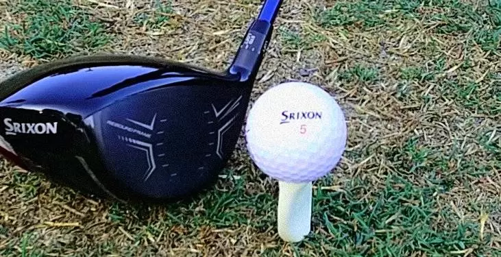 ダンロップの飛距離追求型のボールである『スリクソンX3』