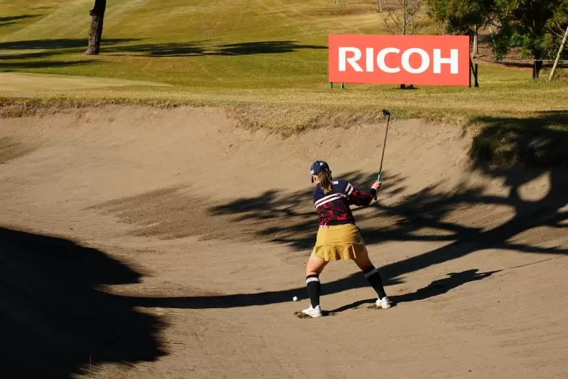 吉田優利のウェッジスイング（バンカーショット）連続写真【2021年JLPGAツアーチャンピオンシップリコーカップ】