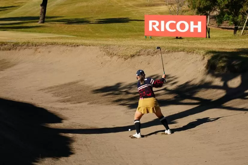 吉田優利のウェッジスイング（バンカーショット）連続写真【2021年JLPGAツアーチャンピオンシップリコーカップ】