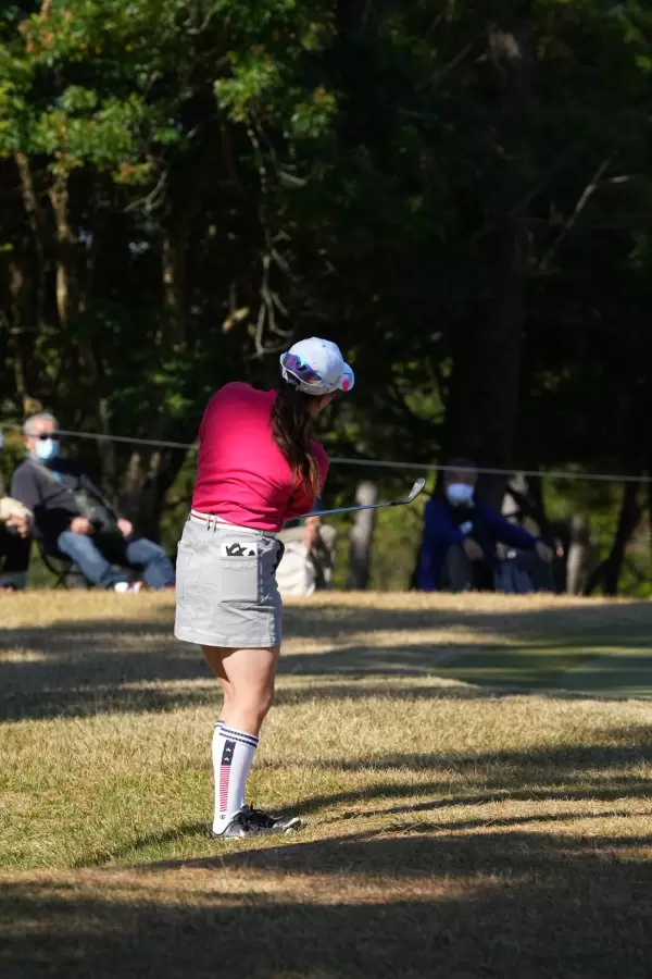 勝みなみのウェッジスイング（ラフからのアプローチ）連続写真【2021年JLPGAツアーチャンピオンシップリコーカップ】
