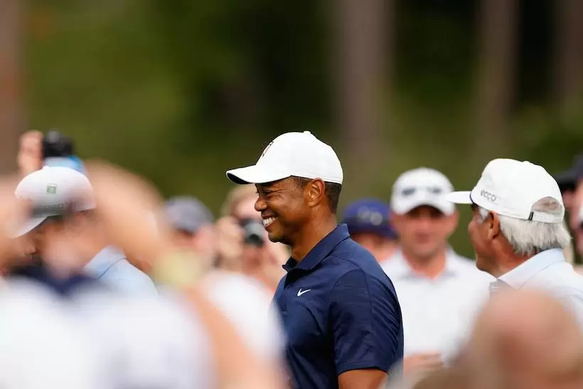 4日（月）、練習ラウンドを行うタイガー・ウッズ