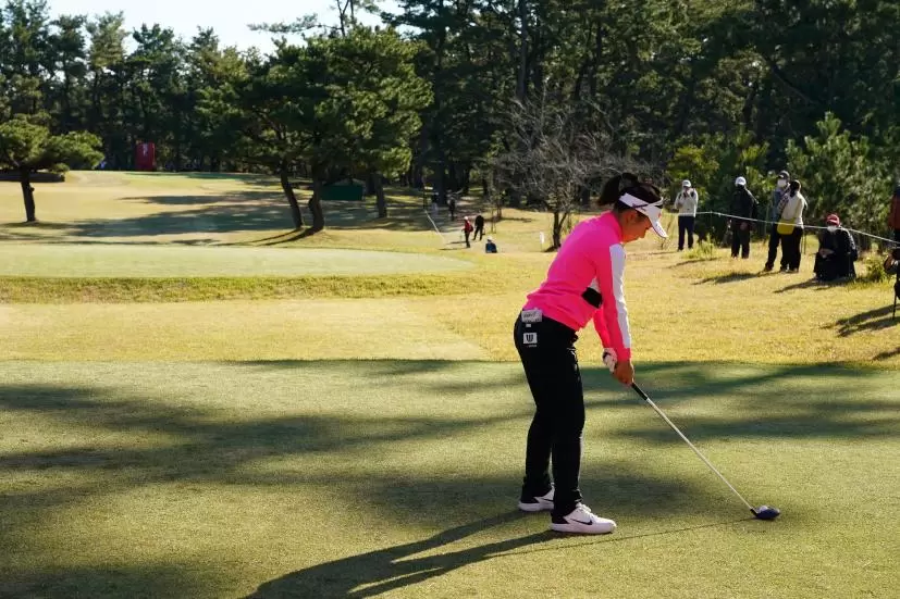 サイペイインのユーティリティスイング（ティーショット）連続写真【2021年JLPGAツアーチャンピオンシップリコーカップ】