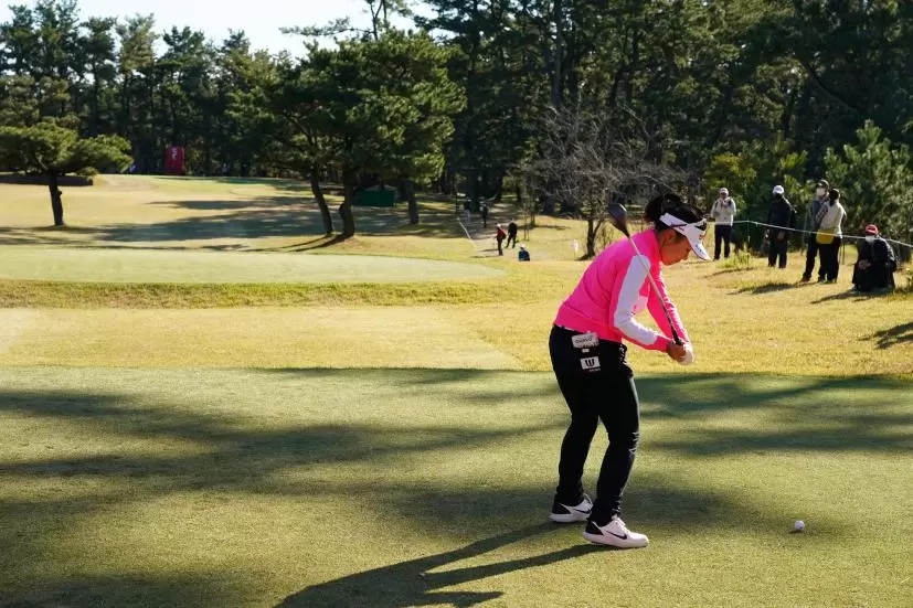 サイ・ペイインのユーティリティスイング（ティーショット）連続写真【2021年JLPGAツアーチャンピオンシップリコーカップ】