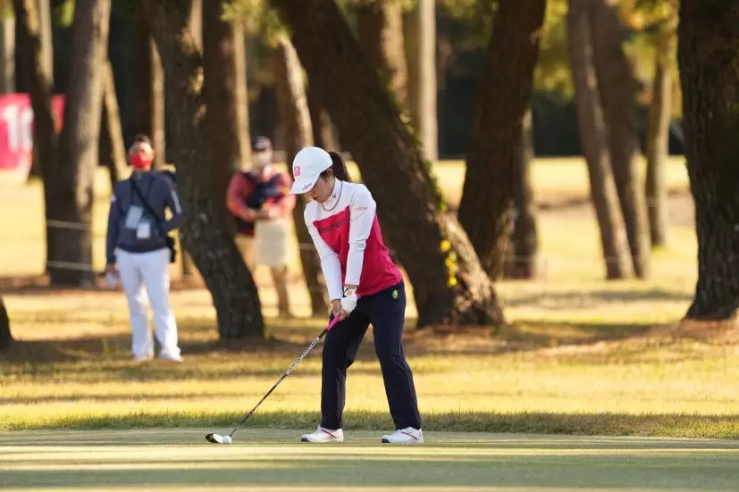 古江彩佳のフェアウェイウッドスイング（斜め前方）連続写真【2021年JLPGAツアーチャンピオンシップリコーカップ】