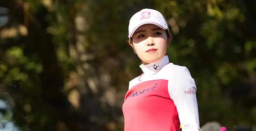 古江彩佳のフェアウェイウッドスイング（ラフ）連続写真【2021年JLPGAツアーチャンピオンシップリコーカップ】