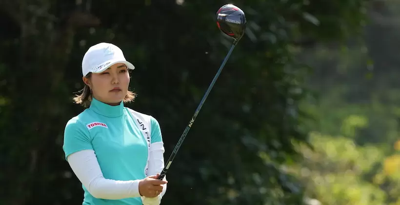 高橋彩華のドライバースイング(後方)連続写真【2021年JLPGAツアーチャンピオンシップリコーカップ】