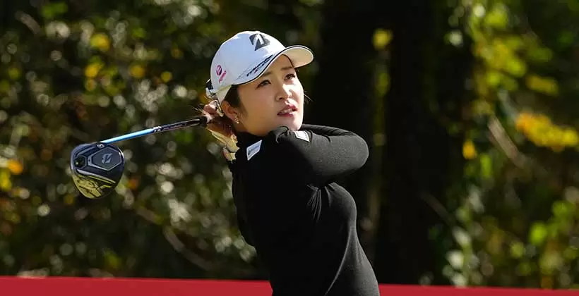 三ヶ島かなのドライバースイング（後方）連続写真【2021年JLPGAツアーチャンピオンシップリコーカップ】