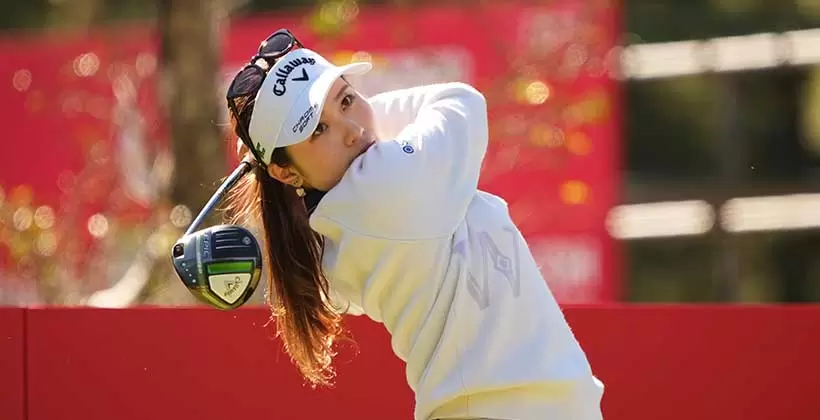 西村優菜のドライバースイング（斜め後方）連続写真【2021年JLPGAツアーチャンピオンシップリコーカップ】