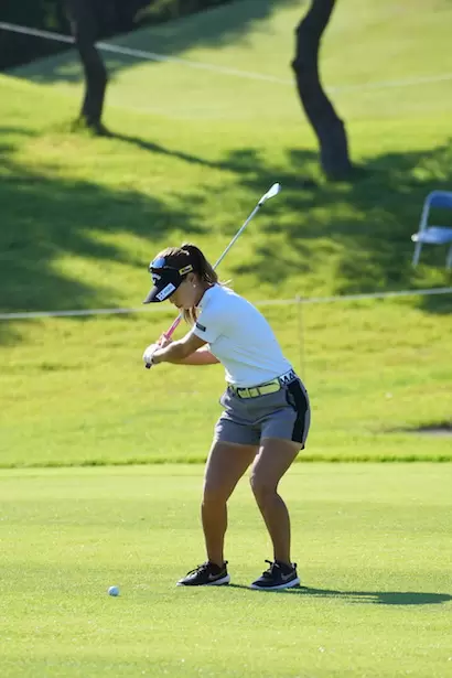 上田桃子　アイアンスイング｜ダウンスイング①