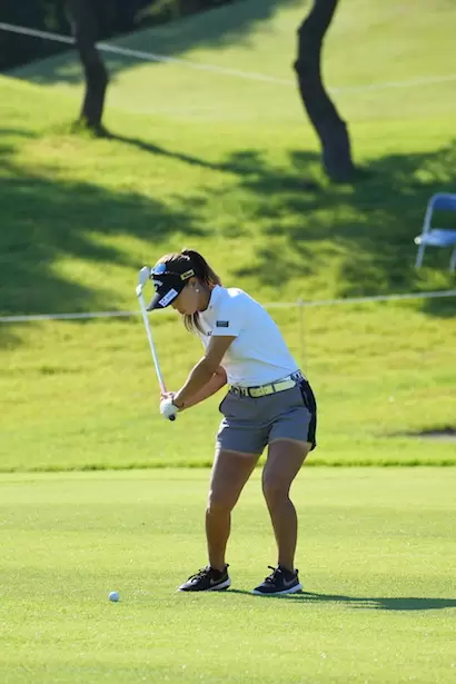 上田桃子　アイアンスイング｜ダウンスイング②