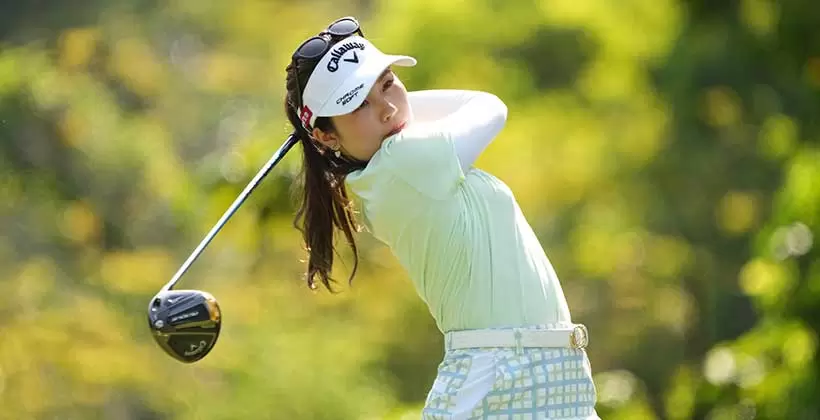 西村優菜のドライバースイング（後方）連続写真【2022年ダイキンオーキッドレディスゴルフトーナメント】