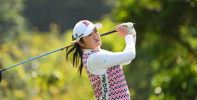 稲見萌寧のドライバースイング（斜め前方）連続写真【2022年ダイキンオーキッドレディスゴルフトーナメント】