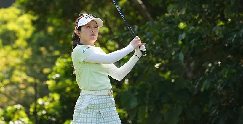 西村優菜のドライバースイング（斜め前方）連続写真【2022年ダイキンオーキッドレディスゴルフトーナメト】