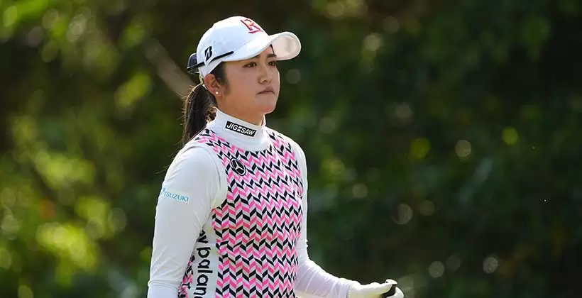 稲見萌寧のユーティリティスイング(ティショット)連続写真【2022年ダイキンオーキッドレディスゴルフトーナメント】