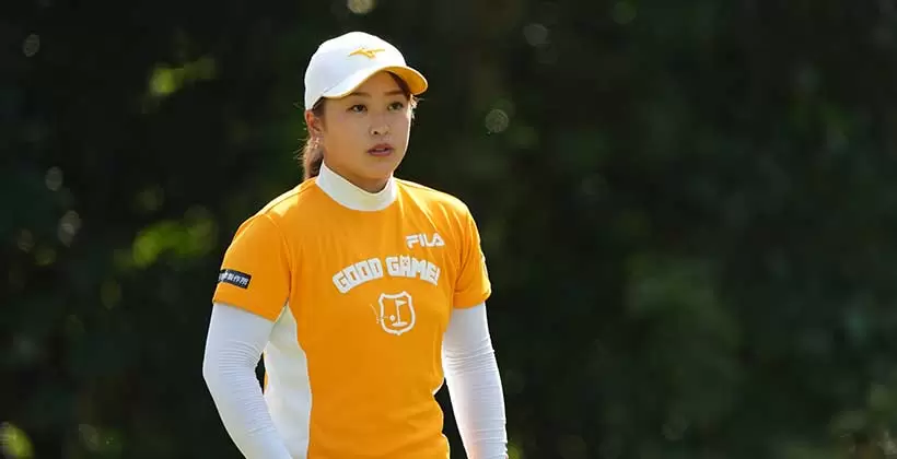 西郷真央のフェアウェイウッドスイング（斜め前方）連続写真【2022年ダイキンオーキッドレディスゴルフトーナメント】