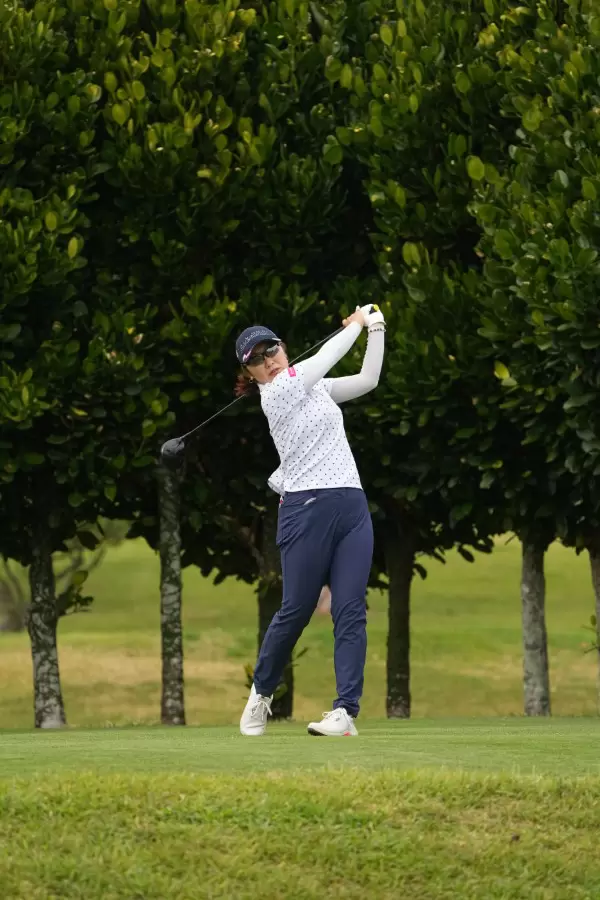 藤田さいきのドライバースイング（斜め前方）連続写真【2022年ダイキンオーキッドレディスゴルフトーナメント】