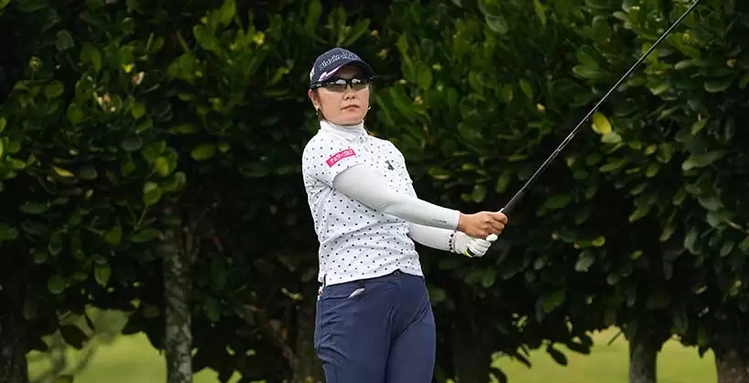 藤田さいきのドライバースイング(斜め前方)連続写真【2022年ダイキンオーキッドレディスゴルフトーナメント】