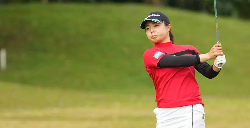 永峰咲希のウェッジスイング（アプローチ）連続写真【2022年ダイキンオーキッドレディスゴルフトーナメント】