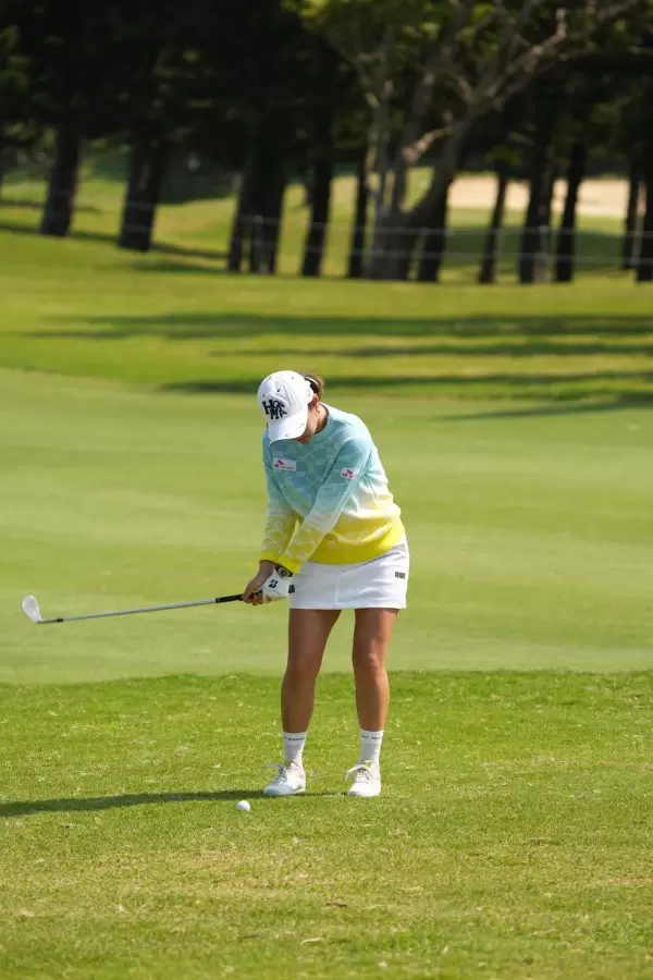 イボミのウェッジスイング（アプローチ）連続写真【2022年ダイキンオーキッドレディスゴルフトーナメント】