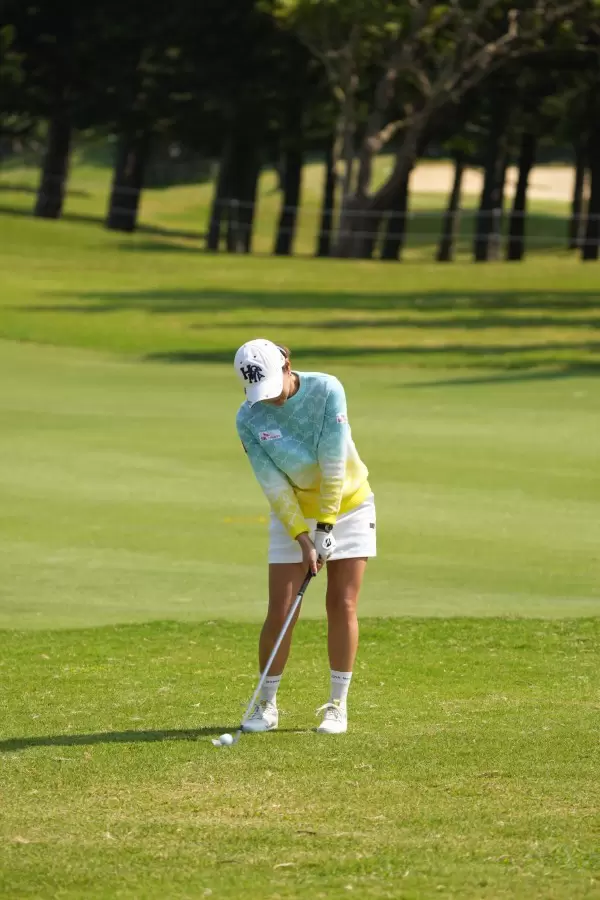 イボミのウェッジスイング（アプローチ）連続写真【2022年ダイキンオーキッドレディスゴルフトーナメント】
